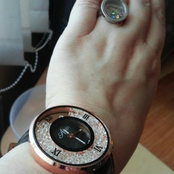 2018 Fashion Women Rhinestone Watches Luxury Leath - Picture 4 of 4